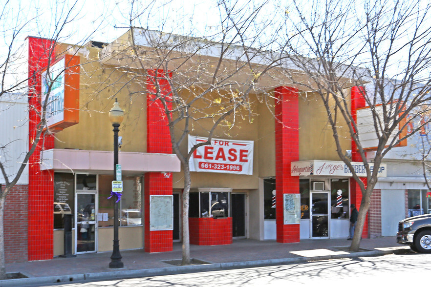 Primary Photo Of 1006 Main St, Delano Theater Concert Hall For Lease