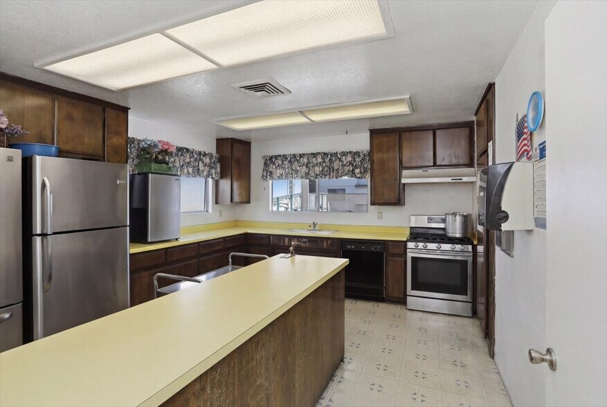 More Photos Of 4266 Walnut Ave, Chino Specialty For Sale