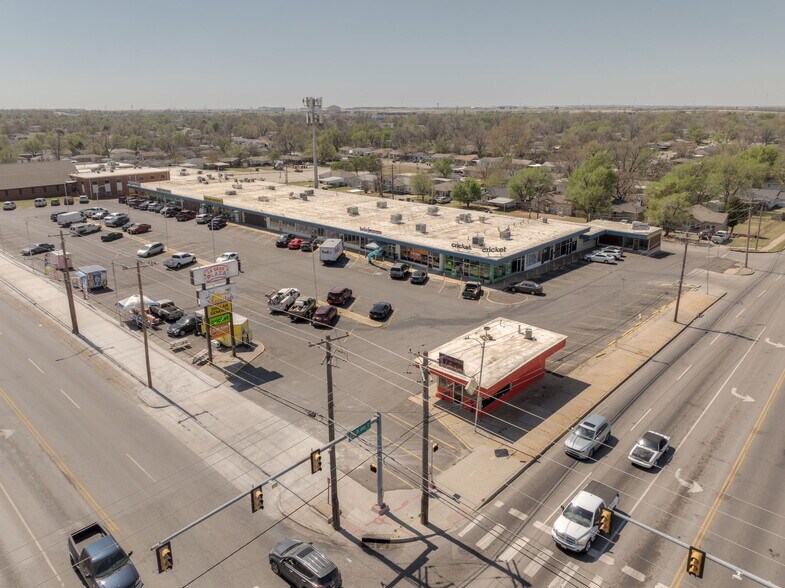 More Photos Of 2904 SW 44th St, Oklahoma City Flex For Lease
