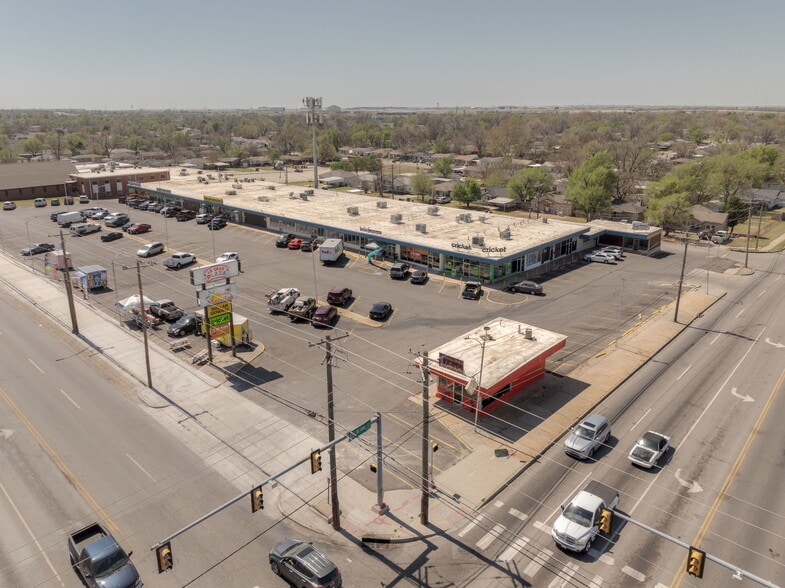 More Photos Of 4501-4609 S May Ave, Oklahoma City General Retail For Lease