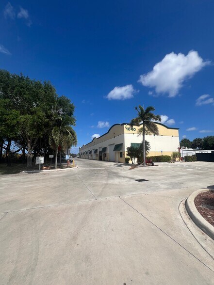 More Photos Of 1040 W Industrial Ave, Boynton Beach Warehouse For Lease