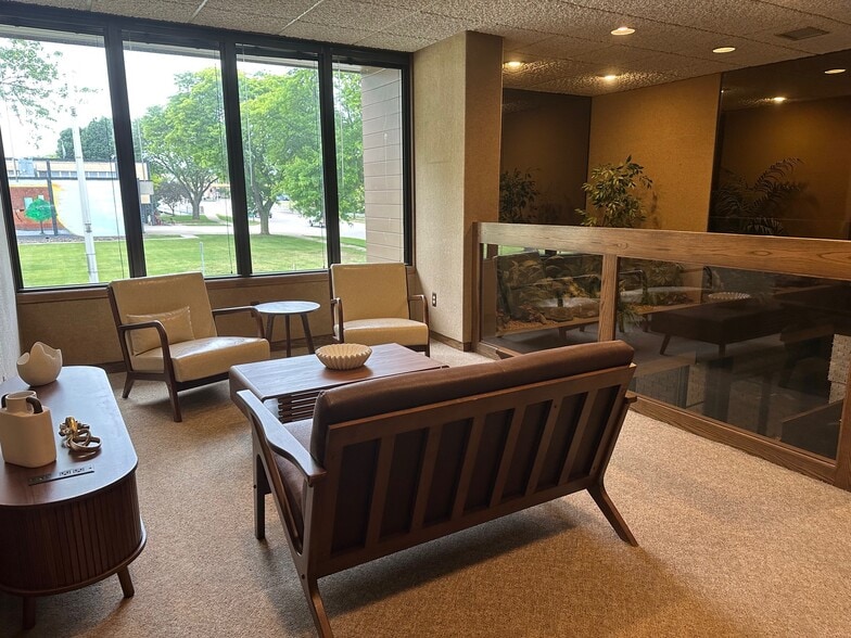 More Photos Of 44 First St, Mount Clemens Office For Lease