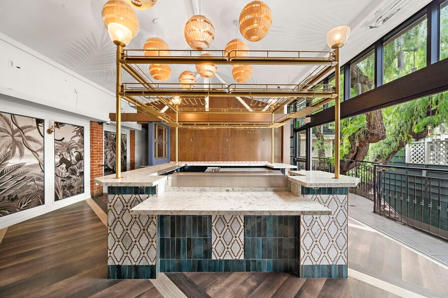 More Photos Of 450 S Coast Hwy, Laguna Beach Restaurant For Lease