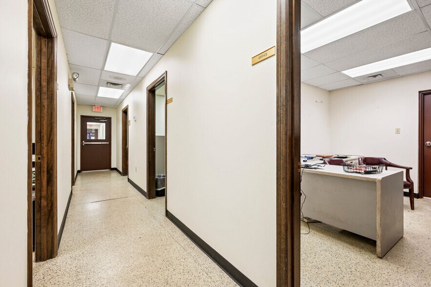 More Photos Of 921 Saw Mill Run Blvd, Pittsburgh Light Distribution For Sale