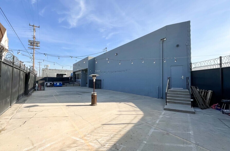 More Photos Of 3690 Noakes St, Los Angeles Manufacturing For Sale