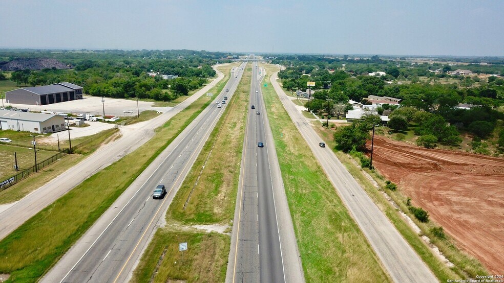 More Photos Of 17171 Interstate 35 S, Atascosa Land For Sale
