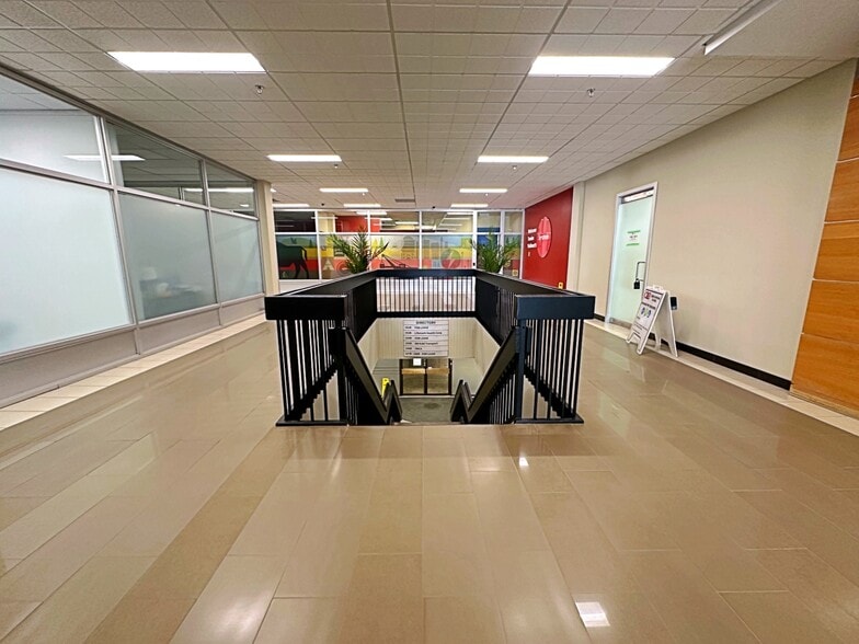 More Photos Of 9816 Hardin St, Fort McMurray Office For Lease