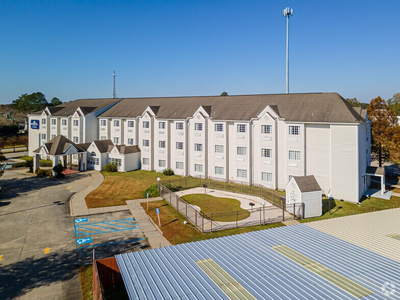 More Photos Of 10311 Plaza Americana Dr, Baton Rouge Hotel For Sale