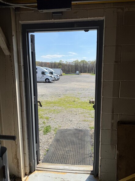 More Photos Of 4881 Pittsburgh Rd, Harrisville Light Distribution For Sale