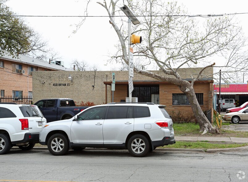 More Photos Of 4510 Bryan St, Dallas Light Manufacturing For Sale