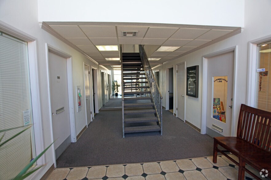 More Photos Of 7201 N Classen Blvd, Oklahoma City Office For Lease