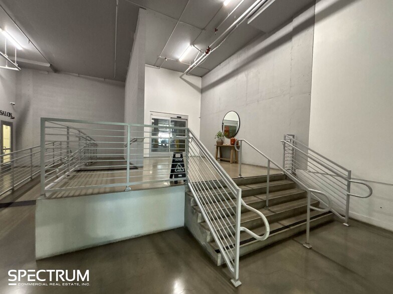 More Photos Of 6200 Variel Ave, Woodland Hills Apartments For Lease