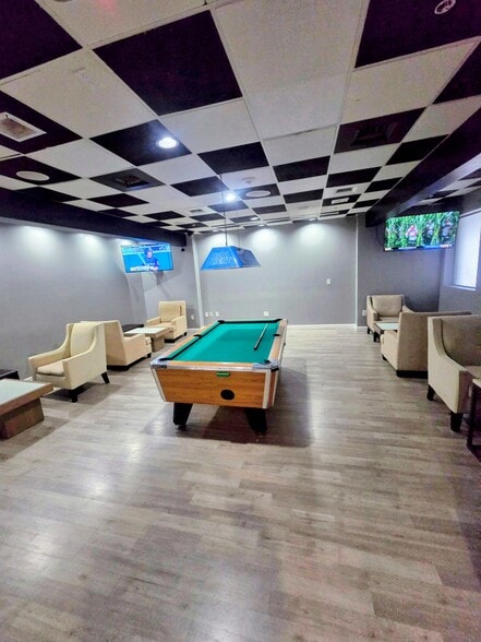 More Photos Of 2261 E Irlo Bronson Memorial Hwy, Kissimmee Hotel For Sale