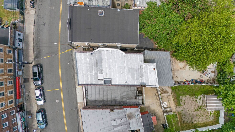 More Photos Of 415 Jersey St, Staten Island Multifamily For Sale