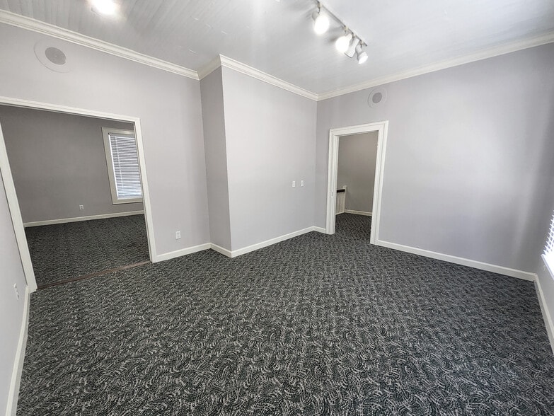 More Photos Of 191 Friarsgate Blvd, Irmo Flex For Lease