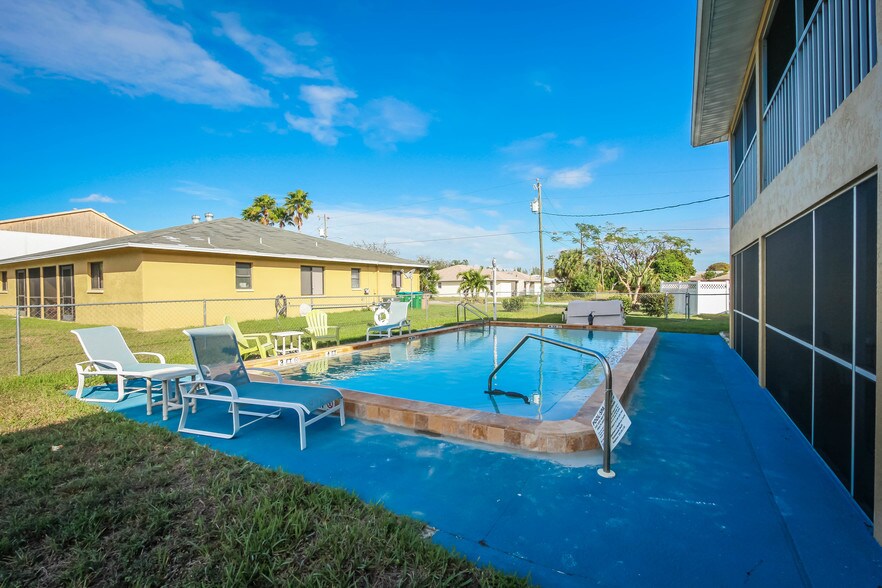 More Photos Of 706 SE 13th Ct, Cape Coral Apartments For Sale