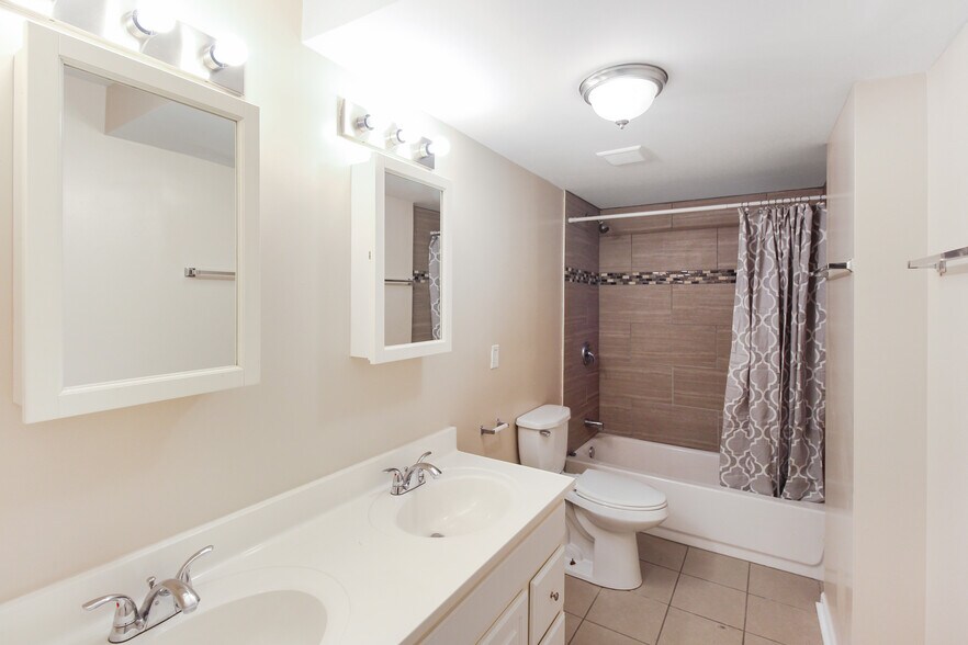 More Photos Of 6731 S Chappel Ave, Chicago Apartments For Sale