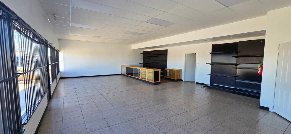 More Photos Of 6109 S I 35 Service Rd, Oklahoma City Flex For Lease