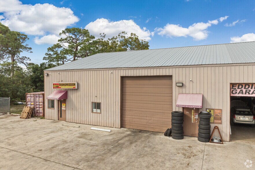 More Photos Of 1566 SE South Niemeyer Cir, Port Saint Lucie Warehouse For Sale