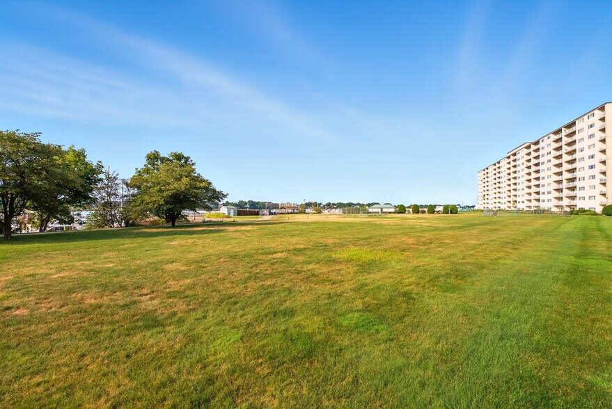 More Photos Of 1 Cove Way, Quincy Marina For Sale