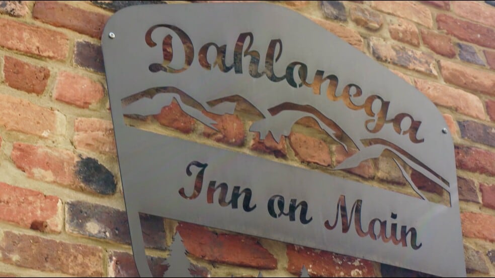 Primary Photo Of 168 W Main St, Dahlonega Hospitality For Sale