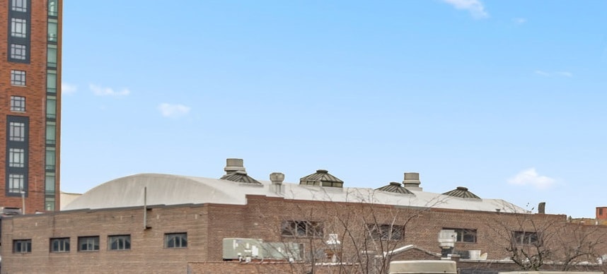 More Photos Of 10 Broad St W, Fleetwood Flex For Lease