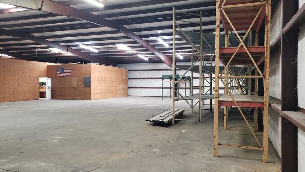 More Photos Of 616 S Broadway St, Mccomb Freestanding For Sale
