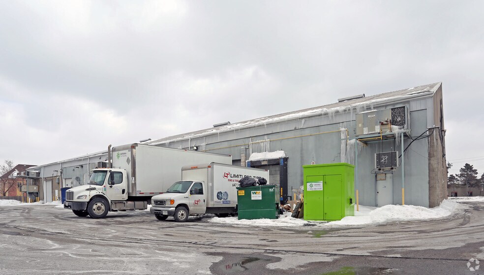 More Photos Of 4100 Chesswood Dr, Toronto Warehouse For Sale