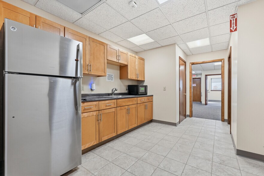 More Photos Of 170 Lockhouse Rd, Westfield Manufacturing For Sale
