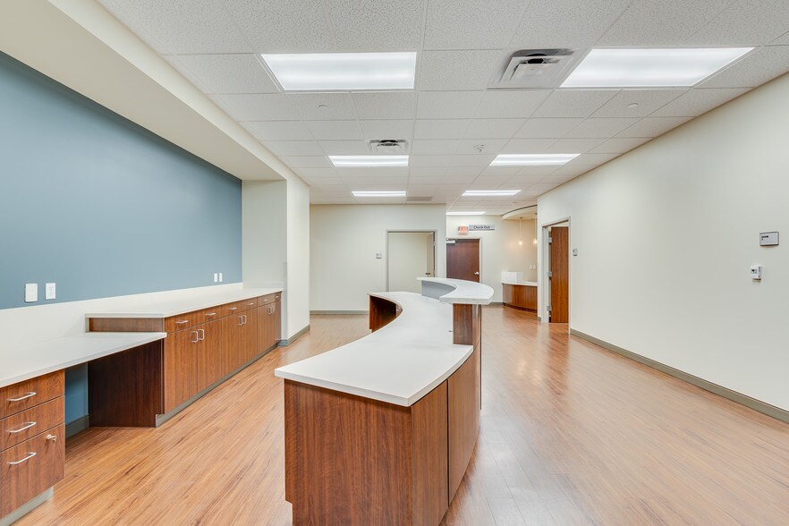 More Photos Of 3900 Junius St, Dallas Medical For Lease