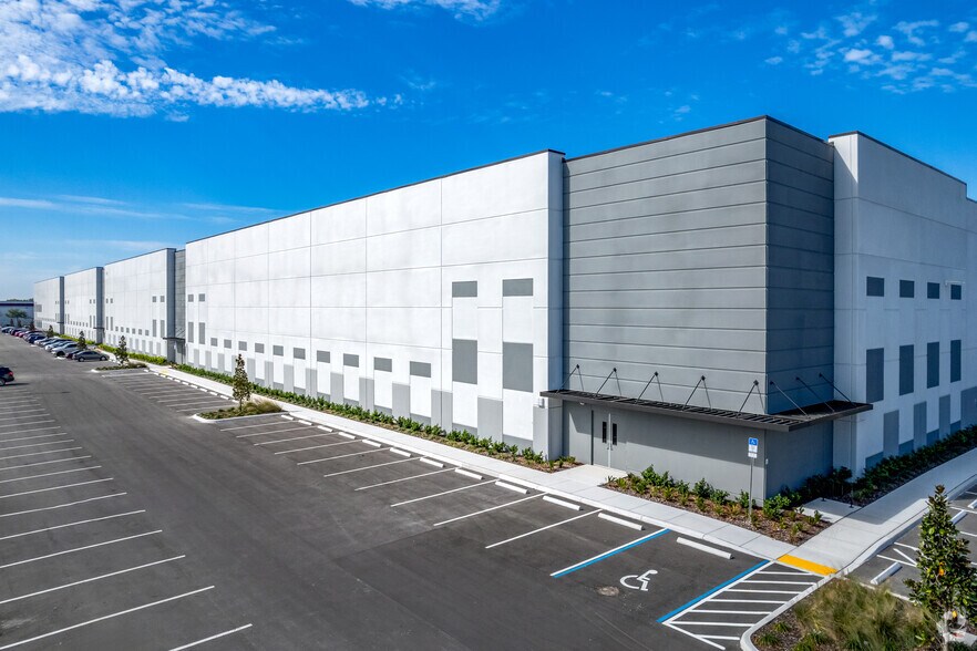 More Photos Of 8660 133rd Ave N, Largo Industrial For Lease