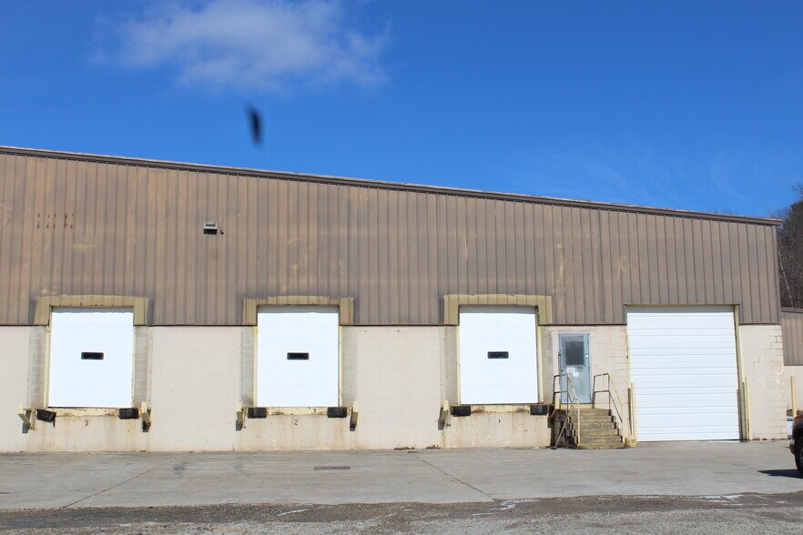 More Photos Of 9702 Iron Point Rd SE, Shawnee Manufacturing For Lease