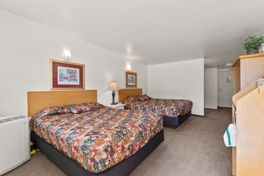 More Photos Of 8612 Washington 31 Hwy, Metaline Hotel For Sale