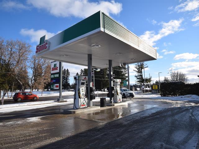 More Photos Of 340 Av Béthany, Lachute Service Station For Sale