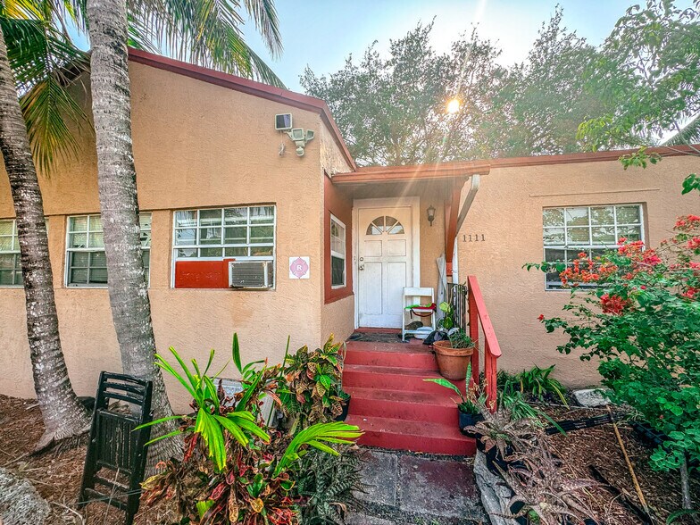 More Photos Of 1111 NE 5th Ter, Fort Lauderdale Apartments For Sale