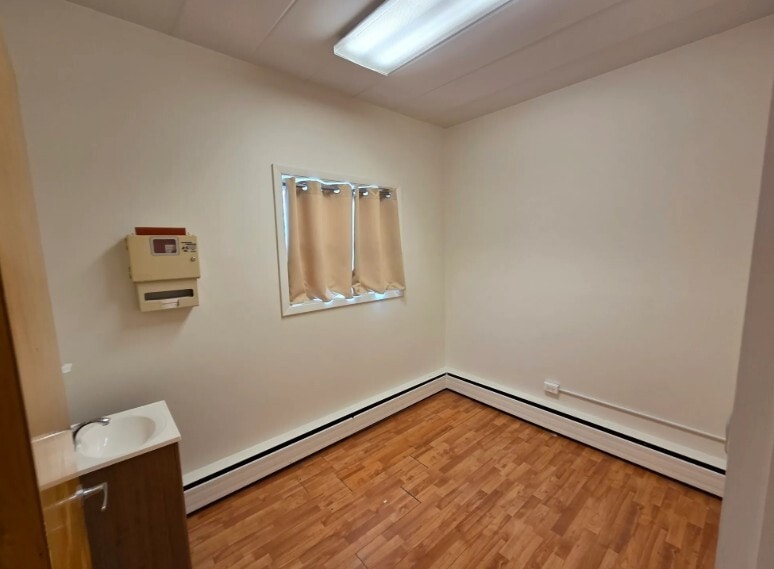 More Photos Of 4900 S Archer Ave, Chicago Office For Sale