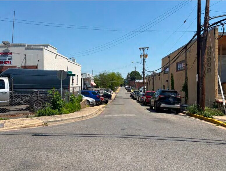 More Photos Of 3815 Bunker Hill Rd, Brentwood Warehouse For Sale