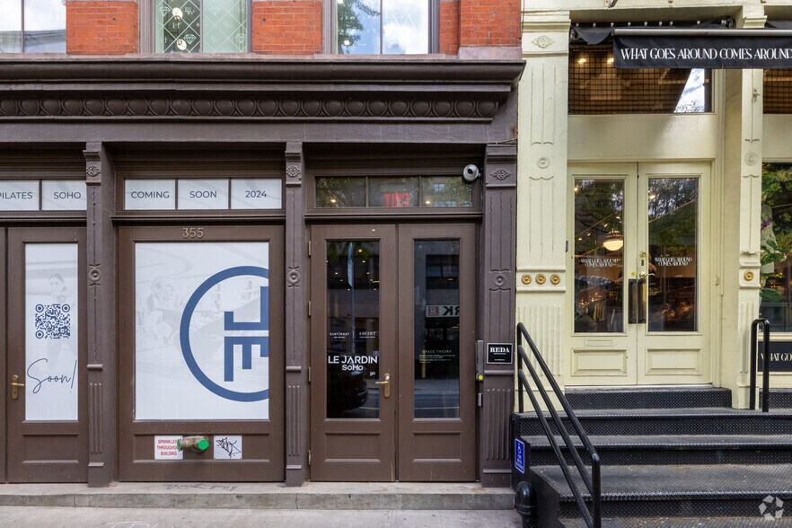 More Photos Of 355 W Broadway, New York Storefront Retail Office For Lease