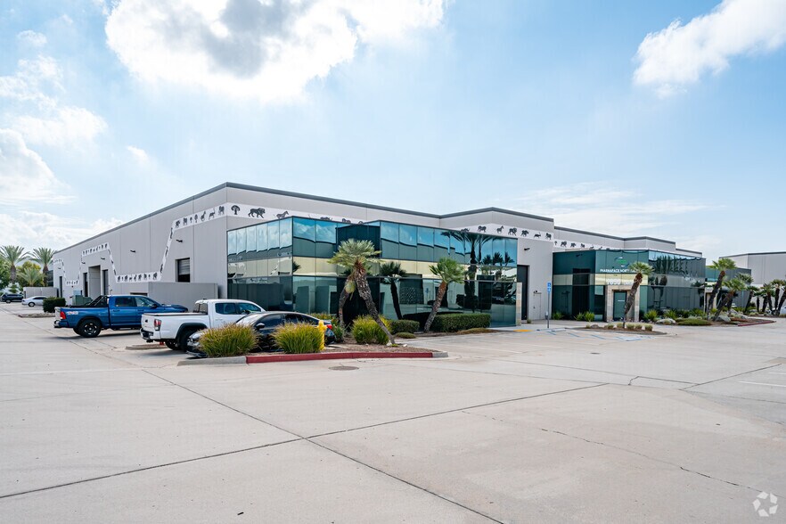 More Photos Of 2037-2077 S Vineyard Ave, Ontario Unknown For Lease