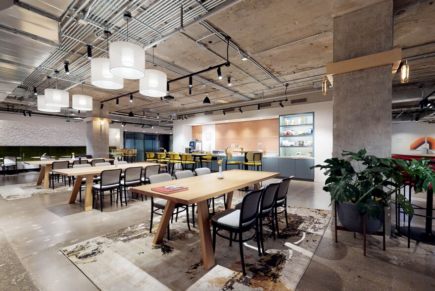 More Photos Of 311 W Monroe St, Chicago Coworking Space