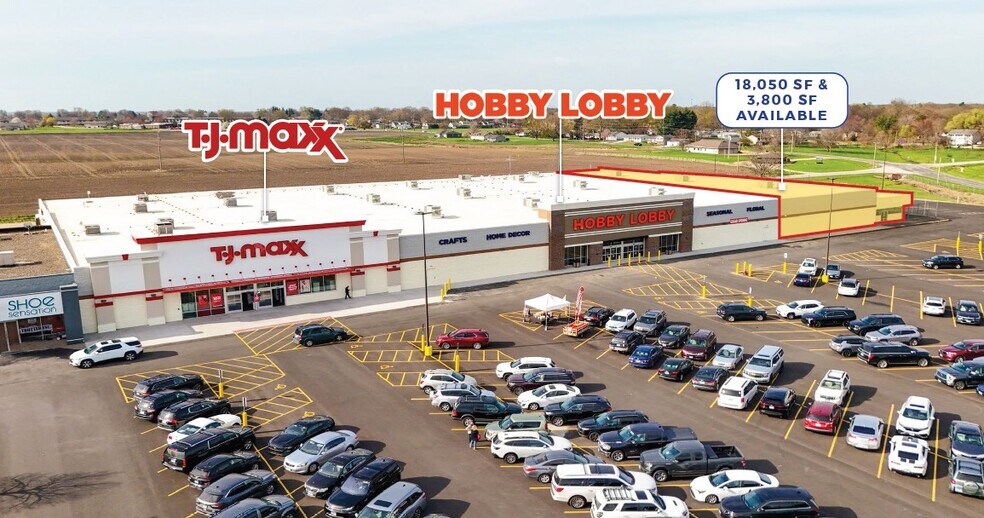Primary Photo Of 1325 E Jackson St, Macomb Department Store For Lease