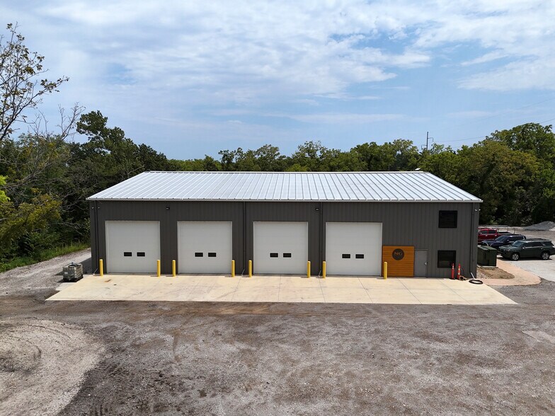 More Photos Of 955 SE AA Hwy, Blue Springs Industrial For Lease