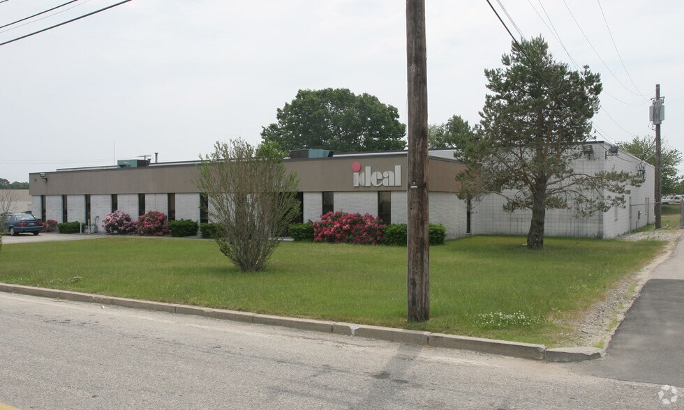 Primary Photo Of 100 Commerce Dr, Warwick Industrial For Sale