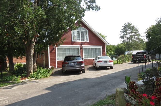 More Photos Of 1820 Farwel St, Ottawa Office Residential For Sale