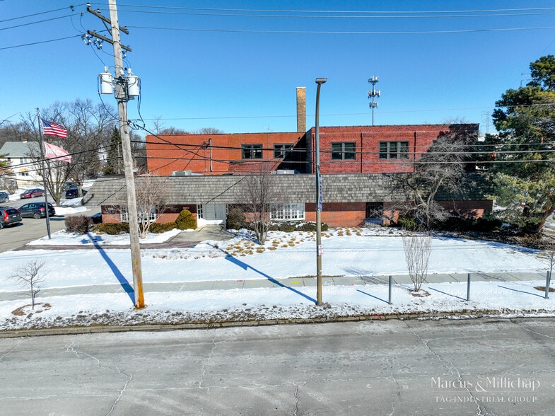 More Photos Of 2117 Greenleaf St, Evanston Warehouse For Sale