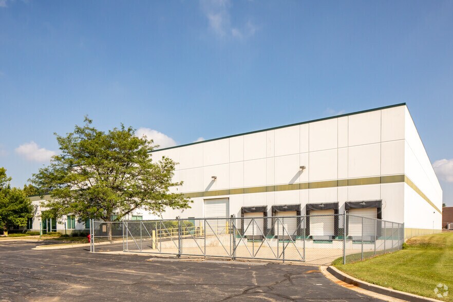 More Photos Of 420 37th Ave, St Charles Warehouse For Sale