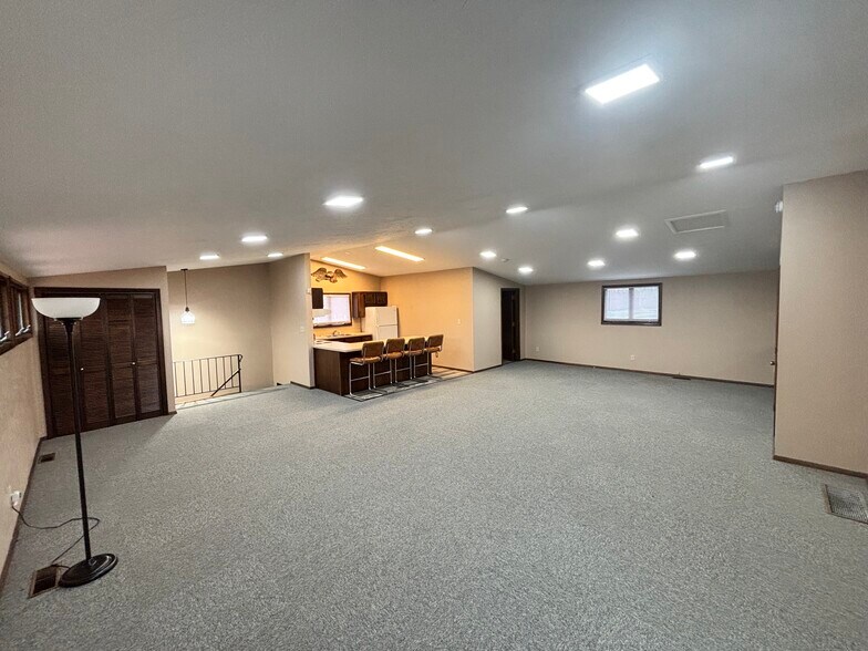 More Photos Of 733 Princeton Blvd, Elkhart Office For Lease