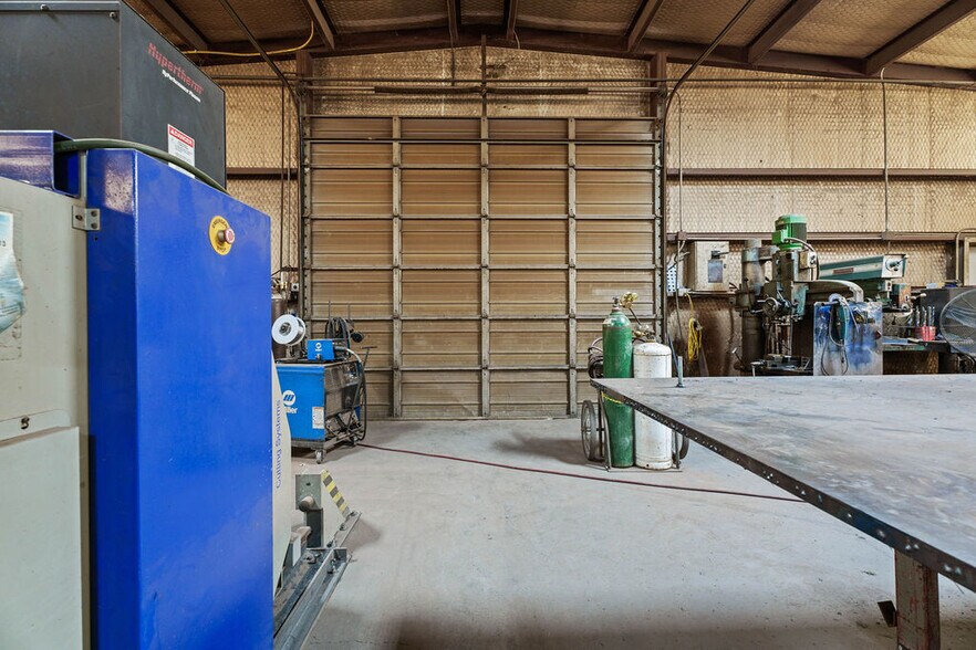 More Photos Of 3917 Clovis Rd, Lubbock Warehouse For Lease