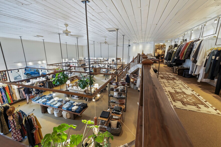 More Photos Of 10470 Lansing St, Mendocino Storefront For Sale