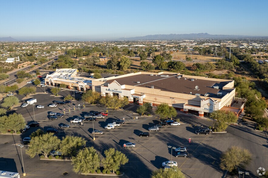 More Photos Of 1350-1380 N Silverbell Rd, Tucson Unknown For Lease